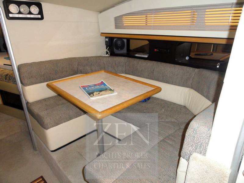Bayliner 355 avanti