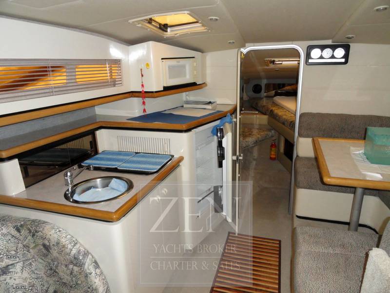 Bayliner 355 avanti