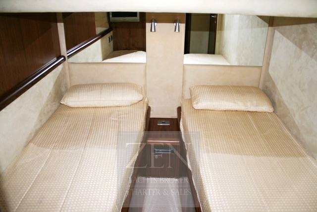 Sunsseker Predator 72