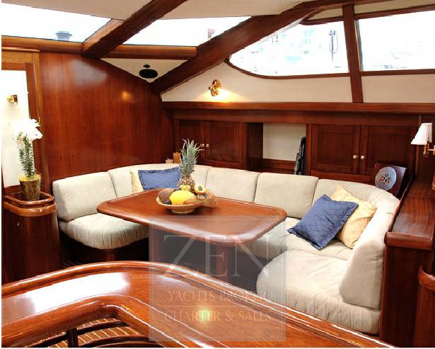 Lagoon royal yachts Pilot saloon 66