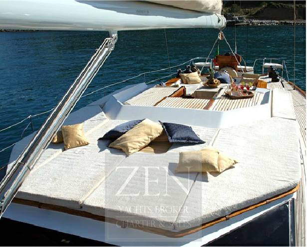Lagoon royal yachts Pilot saloon 66
