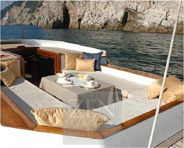 Lagoon royal yachts Pilot saloon 66