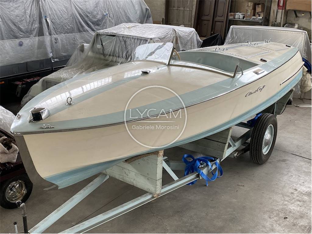 Chris-craft 19 racing runabout