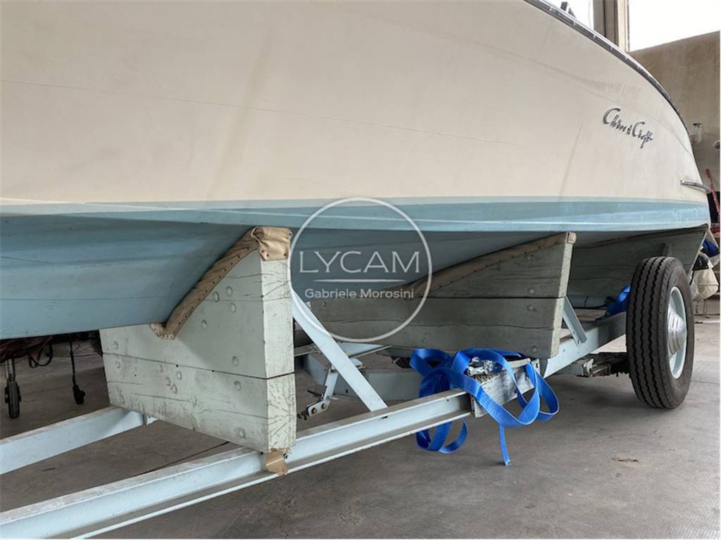 Chris-craft 19 racing runabout
