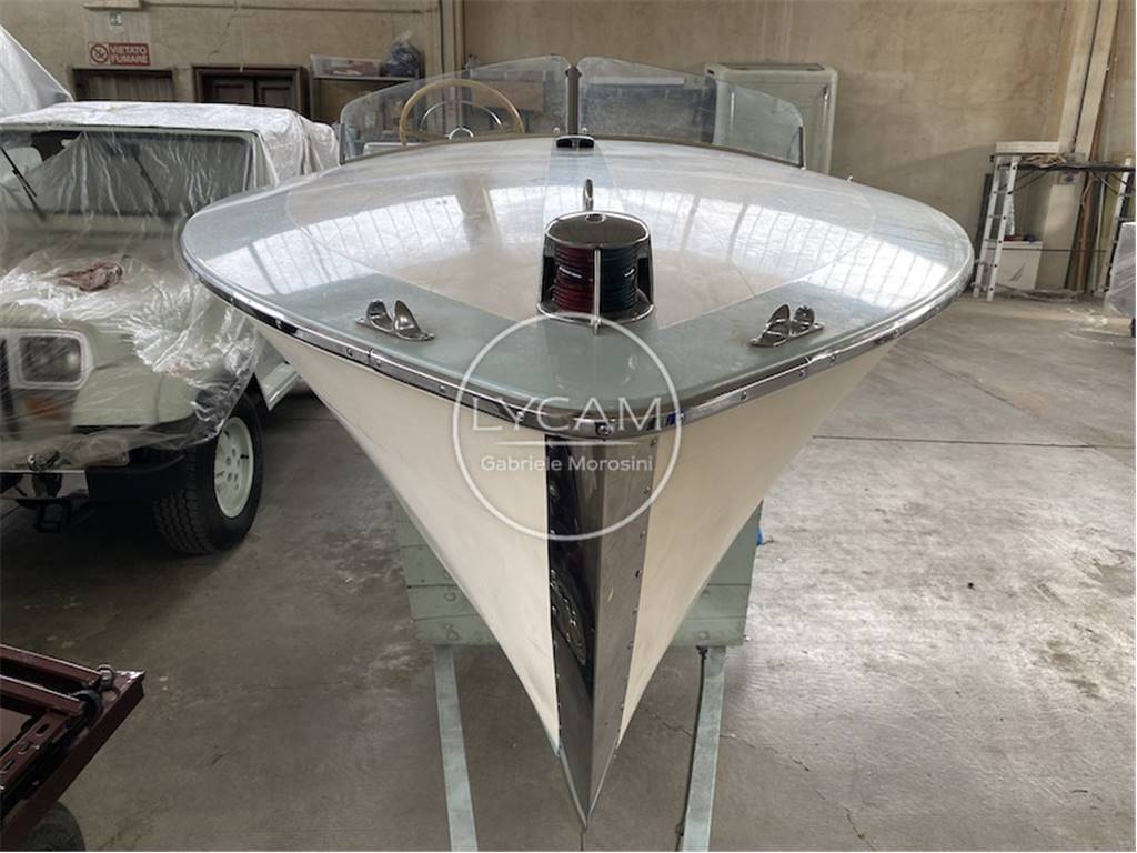 Chris-craft 19 racing runabout
