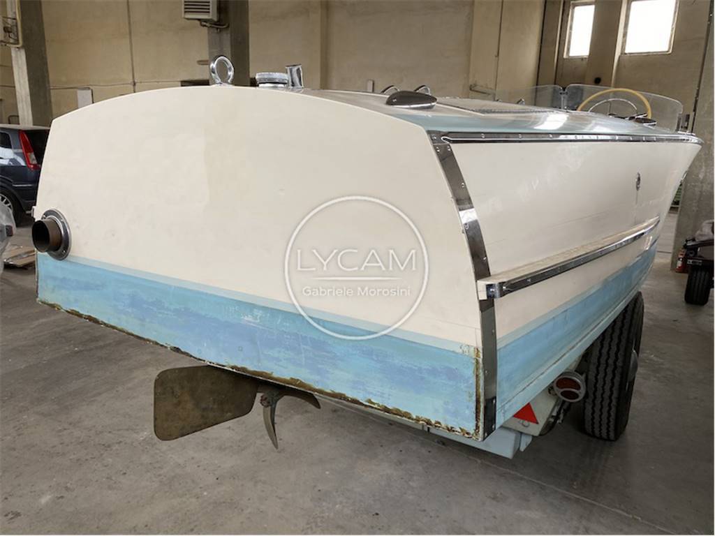 Chris-craft 19 racing runabout