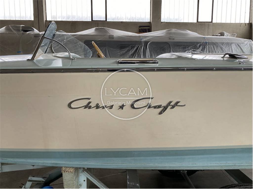 Chris-craft 19 racing runabout