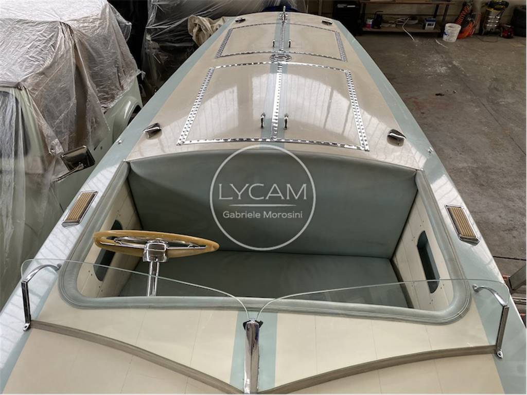 Chris-craft 19 racing runabout