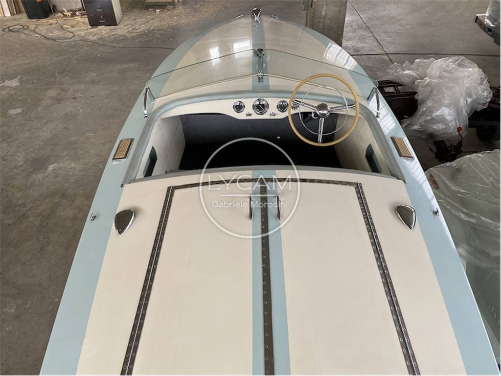 Chris-craft 19 racing runabout