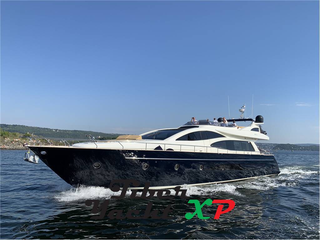 Riva 75 venere - barca in esclusiva