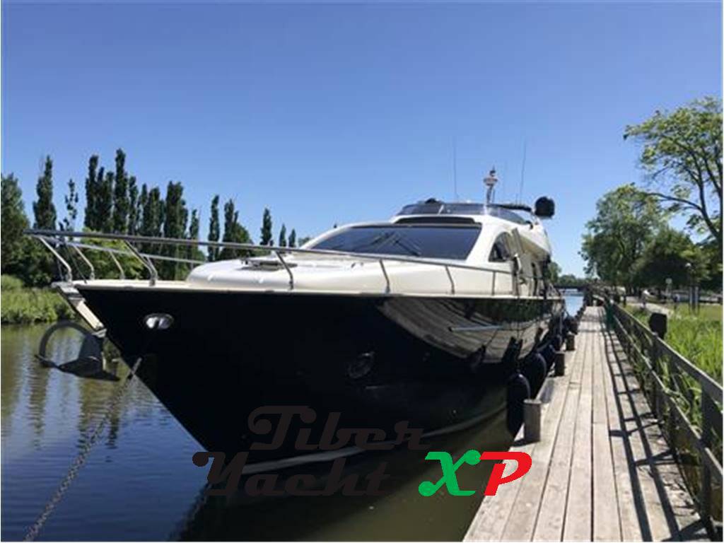 Riva 75 venere - barca in esclusiva