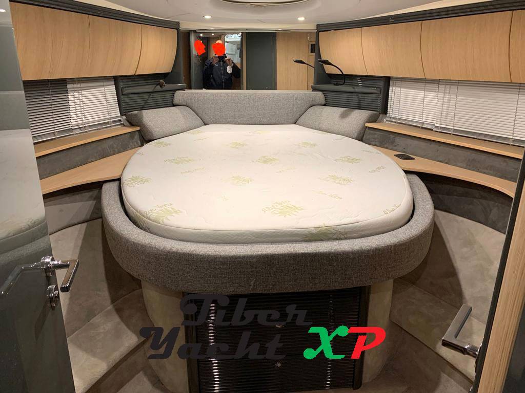 Atlantis - gobbi - azimut 42 xl - barca in esclusiva - interni rov