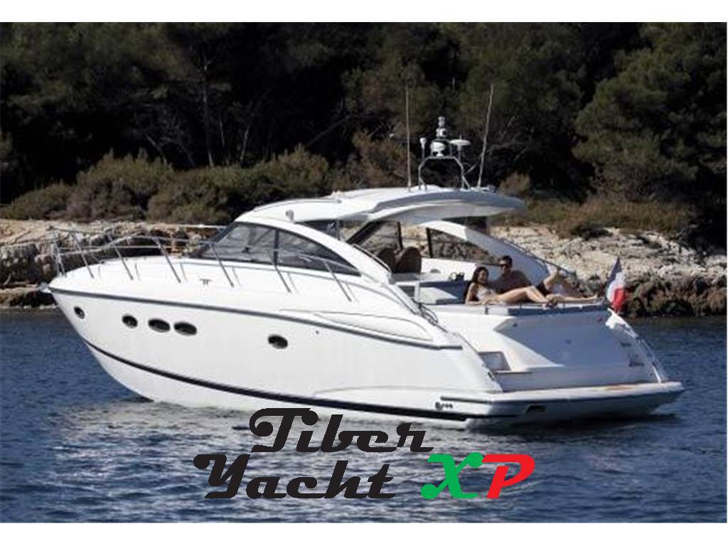 Princess V45 - barca in cantiere da noi