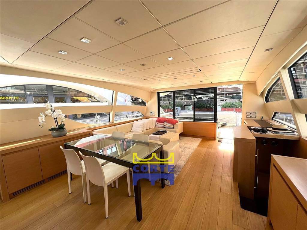 Pershing 80'