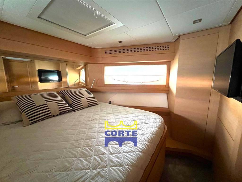 Pershing 80'