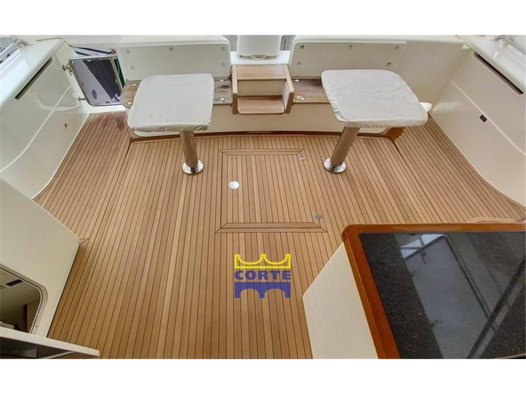 Ferretti yachts 630