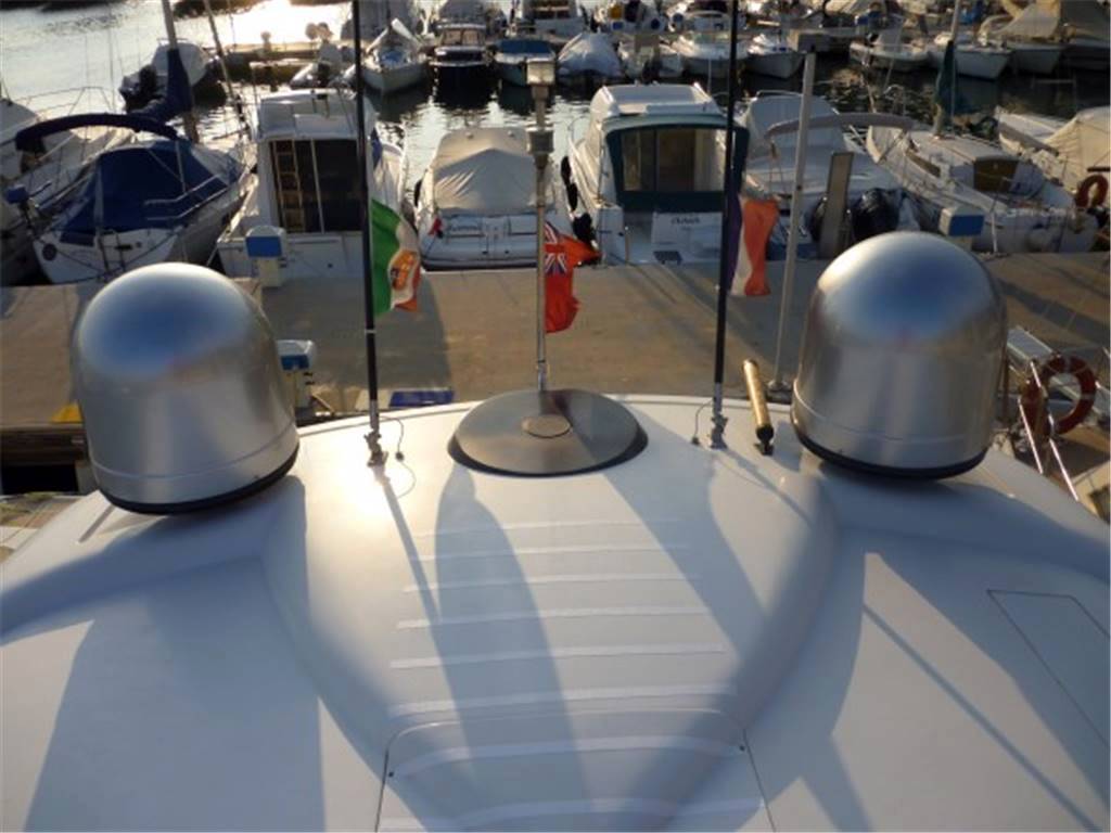 Pershing 62