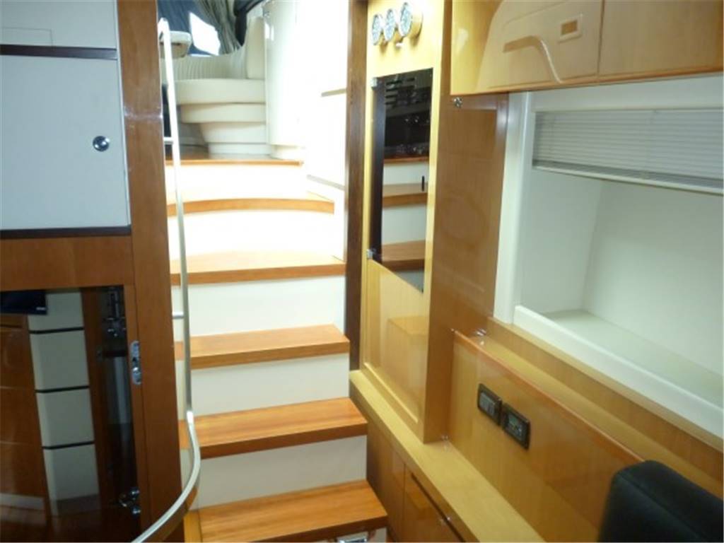 Pershing 62